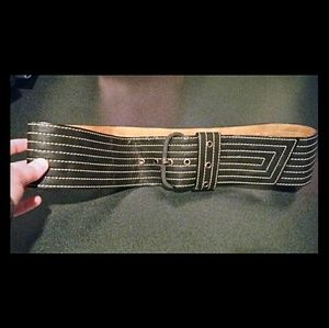 Vintage wide pin striped belt